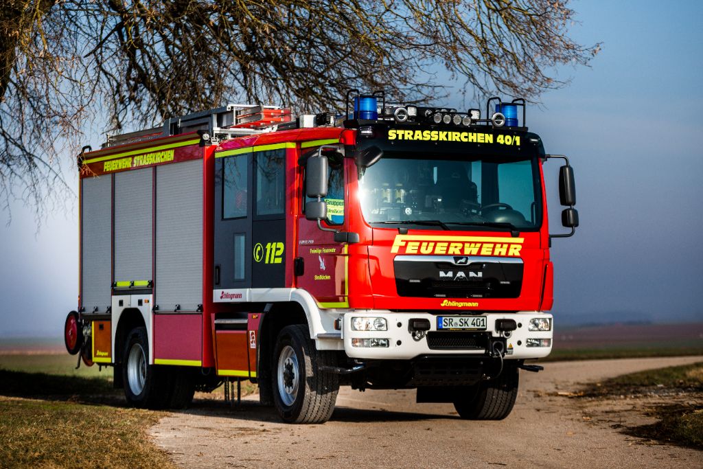 PÖLZ BATTERIETEST- UND -LADESYSTEME Feuerwehr